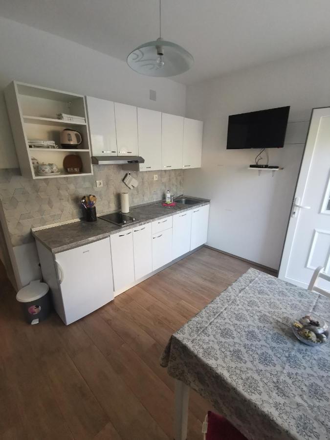 Apartmani Kronjac Милна Экстерьер фото