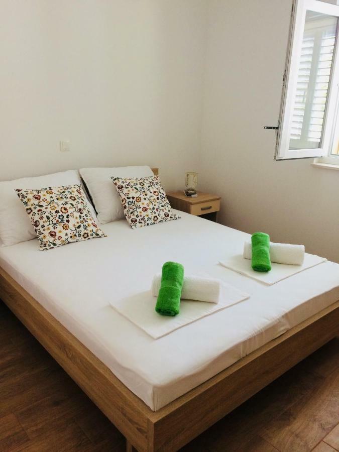 Apartmani Kronjac Милна Экстерьер фото