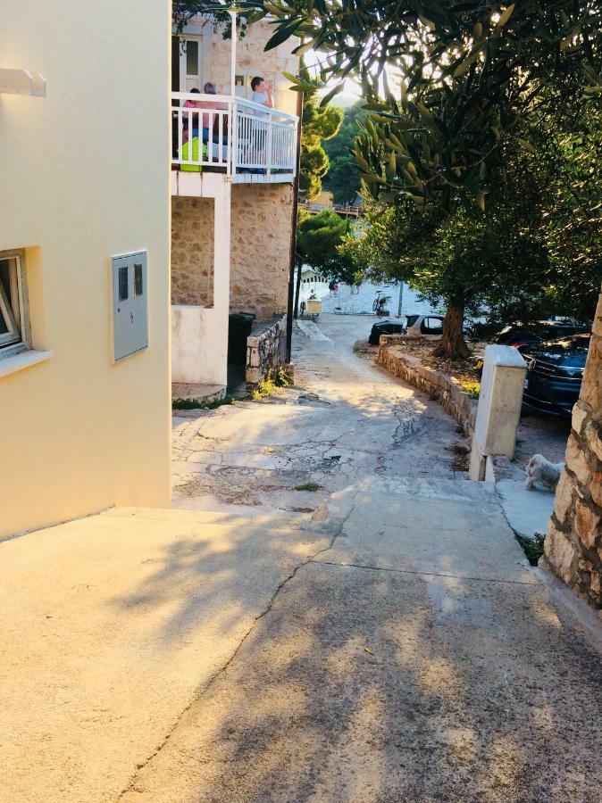 Apartmani Kronjac Милна Экстерьер фото
