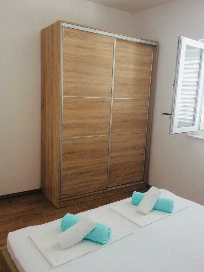 Apartmani Kronjac Милна Экстерьер фото